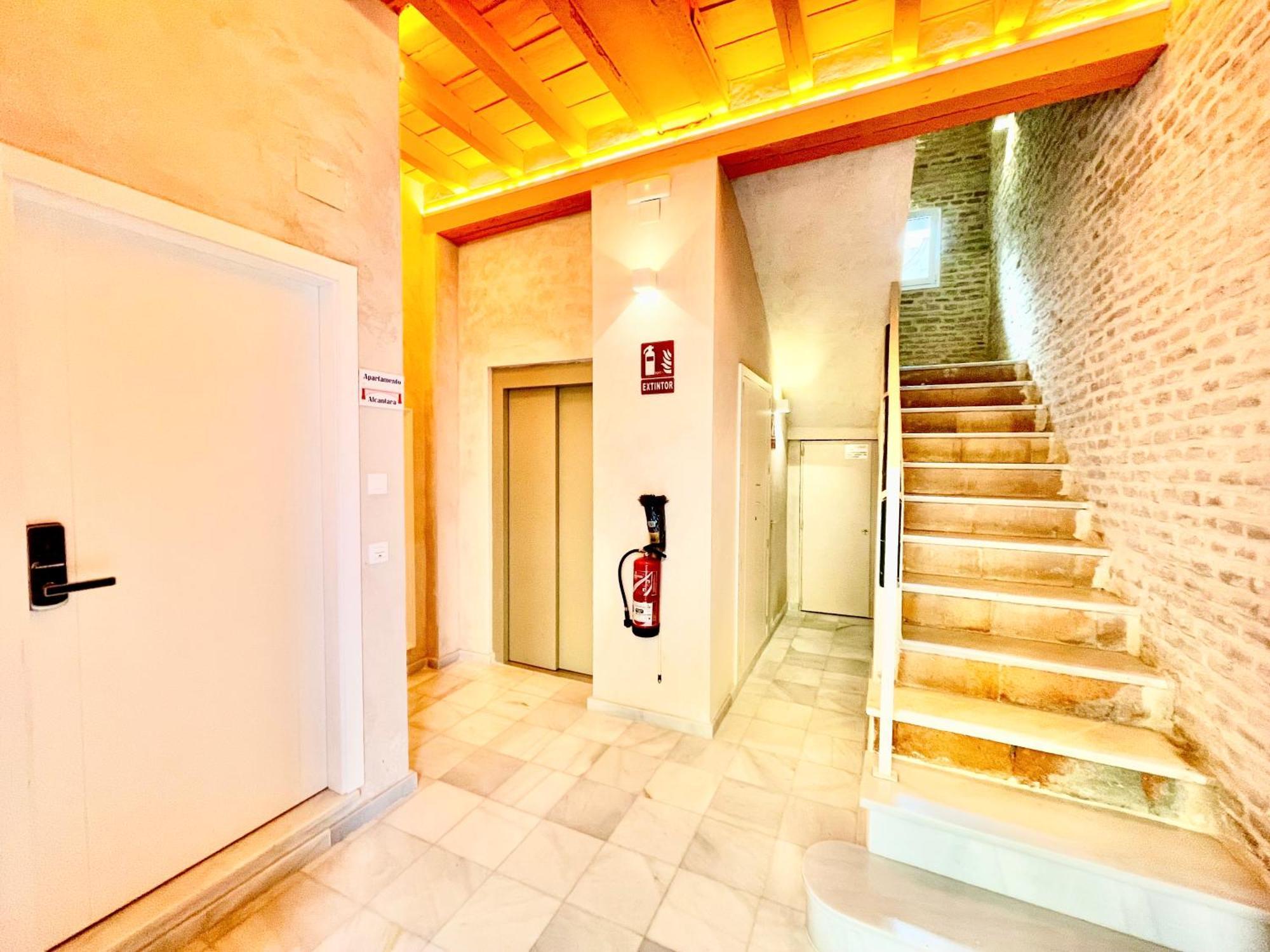 Philippe'S Home Triana Con Terraza Sevilla Eksteriør bilde